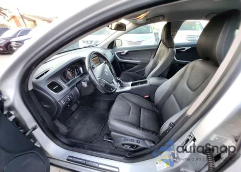 2014 Volvo S60 T5 z USA, uszkodzony, nr VIN YV1612FS5E2296652